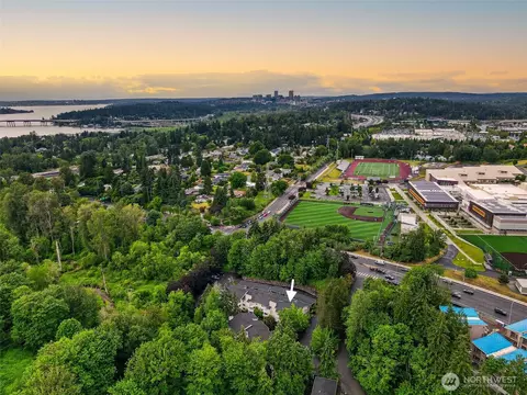4515 125th Ave SE #B306, Bellevue, WA 98006