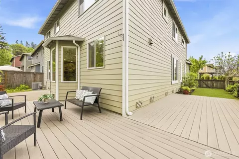 Exterior - 18928 10th Dr SE, Bothell, WA 98012 photo 3 of 6