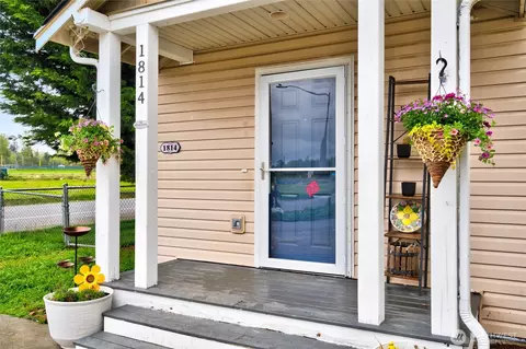 1814 N 30th St, Mount Vernon, WA 98273