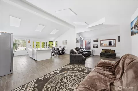 Living - 10430 34th Dr SE, Everett, WA 98208 photo 1 of 3