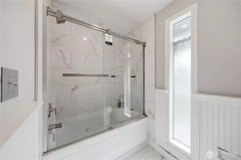 Bath - 10430 34th Dr SE, Everett, WA 98208 photo 2 of 2