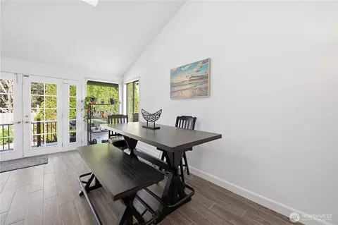 Dining - 10430 34th Dr SE, Everett, WA 98208 photo 1 of 2