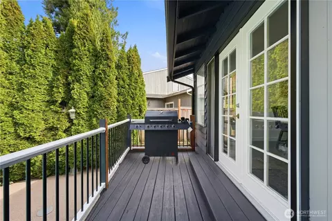 Exterior - 10430 34th Dr SE, Everett, WA 98208 photo 3 of 15