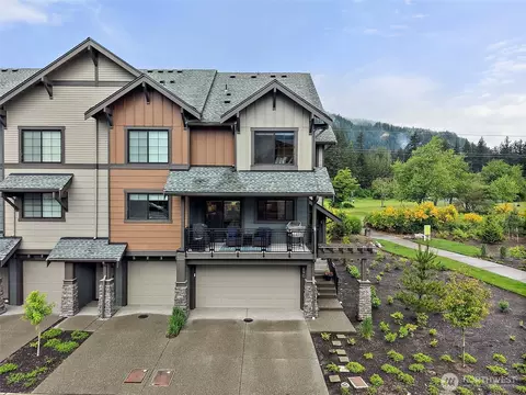 1890 SE 12th St #706, North Bend, WA 98045