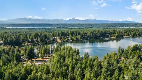 2181 E Trails End Dr, Belfair, WA 98528