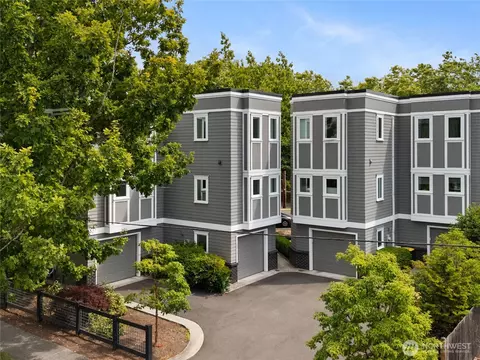 2019 Cornwall Ave, Bellingham, WA 98225