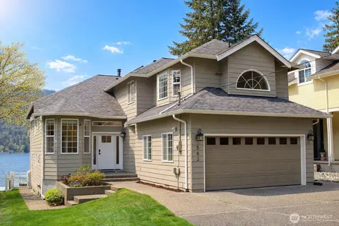 562 W Lake Samish Dr, Bellingham, WA 98229