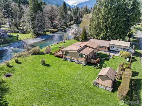 210 Kelly Rd, Brinnon, WA 98320
