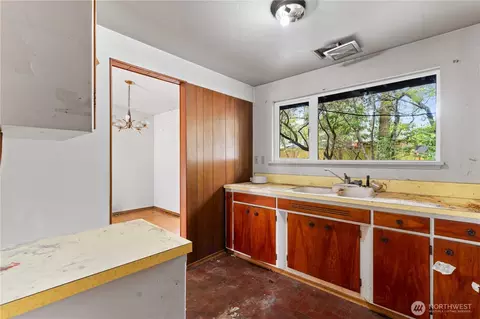 Kitchen - 9012 NE 178th St, Bothell, WA 98011 photo 2 of 3