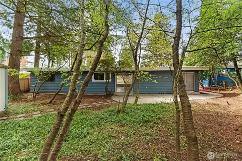 Exterior - 9012 NE 178th St, Bothell, WA 98011 photo 6 of 8