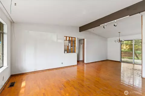 Living - 9012 NE 178th St, Bothell, WA 98011 photo 2 of 5