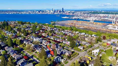 3052 38th Ave SW, Seattle, WA 98136