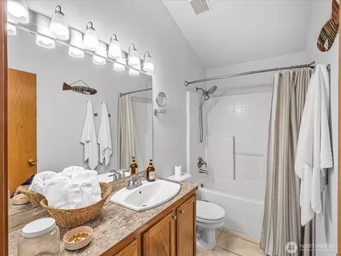 Bath - 15220 197th St E, Orting, WA 98360 photo 5 of 5