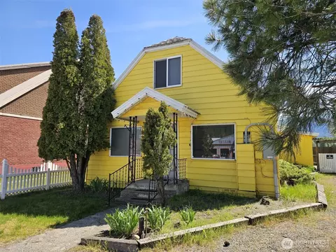 424 E 1st St, Cle Elum, WA 98922