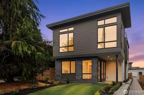 543 16th Ave W, Kirkland, WA 98033