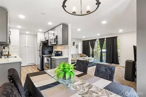 10459 Des Moines Memorial Dr S #S301, Seattle, WA 98168