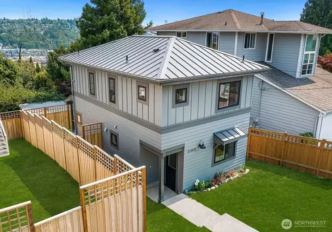 2114 B 26th Ave W, Seattle, WA 98199