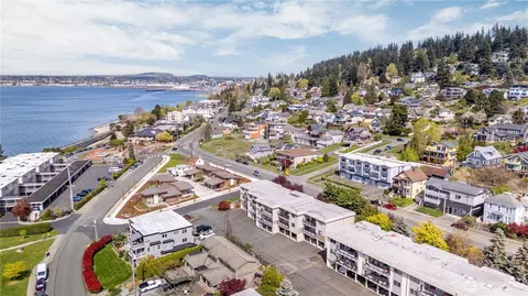 700 11th St #C4, Bellingham, WA 98225