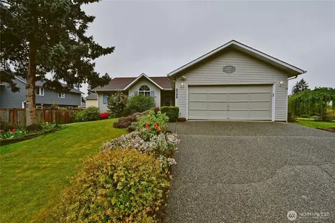 8588 Covina Loop NE, Bremerton, WA 98311