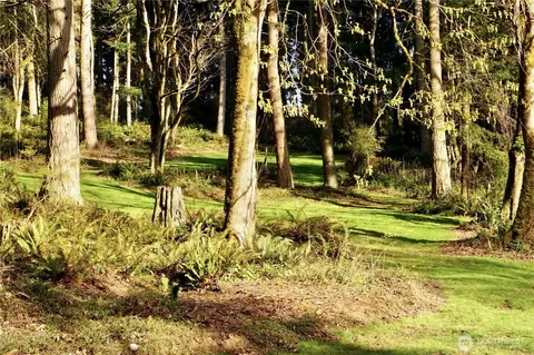 4236 Goatsbeard Ln, Clinton, WA 98236