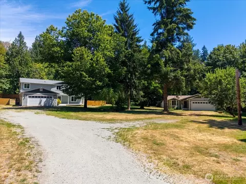 2295 S Camano Dr, Camano Island, WA 98282