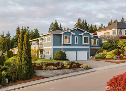 6010 Osprey Cir, Bremerton, WA 98312