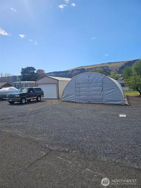 908 Hunter Ave SW, Quincy, WA 98848