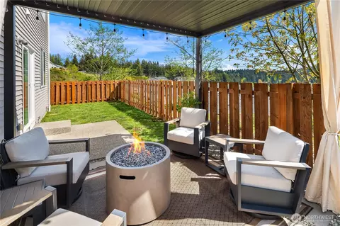 16306 24th St E, Lake Tapps, WA 98391