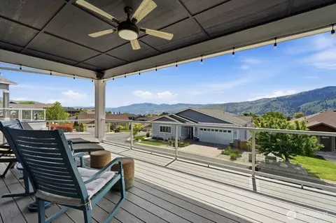 317 Village Dr, Manson, WA 98831