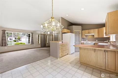 Living - 40 Liberty Way, Sequim, WA 98382 photo 4 of 4