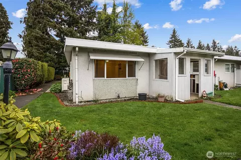 319 7th Pl SE, Puyallup, WA 98372