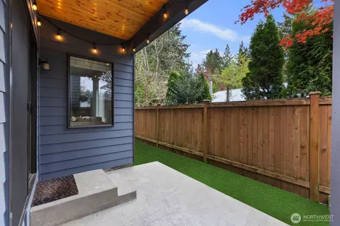 Exterior - 3725 200th Pl SE, Bothell, WA 98012 photo 4 of 5
