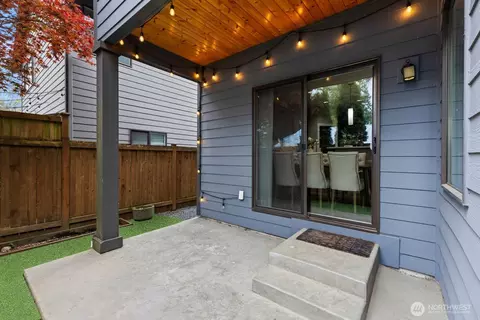 Exterior - 3725 200th Pl SE, Bothell, WA 98012 photo 5 of 5