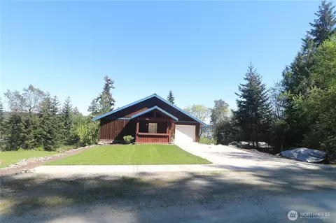 207 Triangle Cove Ln, Camano Island, WA 98282
