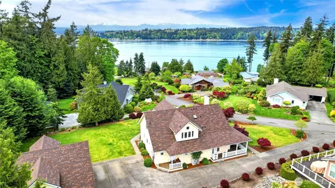 5377 E Blaisdell Ln, Port Orchard, WA 98366