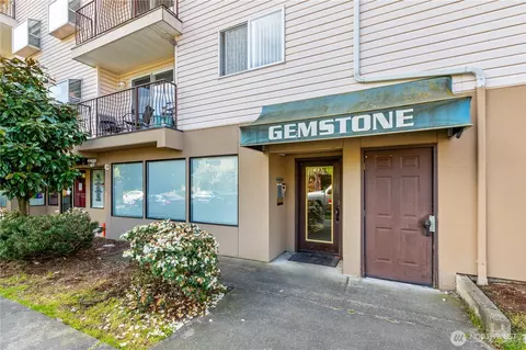 12056 15th Ave NE #404, Seattle, WA 98125