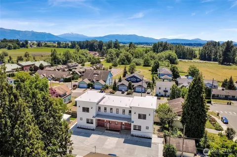 105 S 8th St #102, Lynden, WA 98264