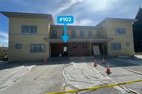 105 S 8th St #102, Lynden, WA 98264