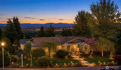 13720 94th Ave NE, Kirkland, WA 98034