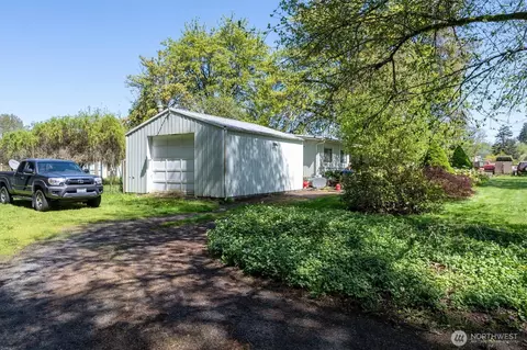 806 10th St, Vader, WA 98593