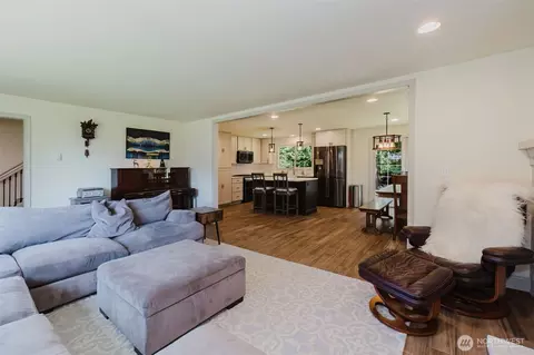 4482 NW Cascade St, Silverdale, WA 98383