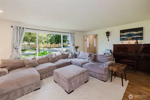 4482 NW Cascade St, Silverdale, WA 98383