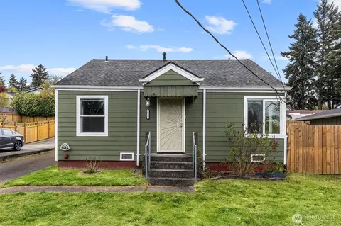 9055 Yakima Ave, Tacoma, WA 98444