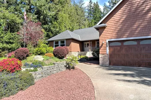 1171 E Old Ranch Rd, Allyn, WA 98524