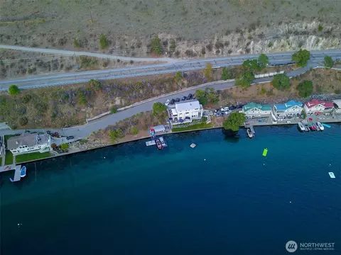 2650 S Lakeshore Rd, Chelan, WA 98816