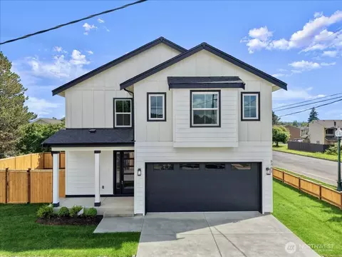 5701 Parker Rd E, Sumner, WA 98390