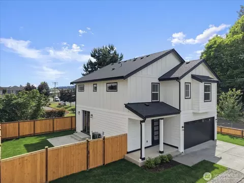5701 Parker Rd E, Sumner, WA 98390