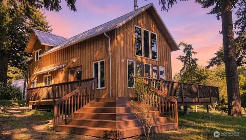 996 Orchid Rd, Camano Island, WA 98282