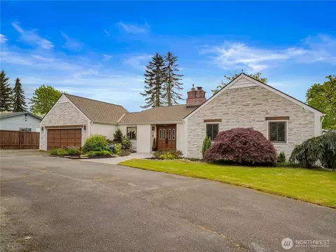 10310 244th St E, Graham, WA 98338