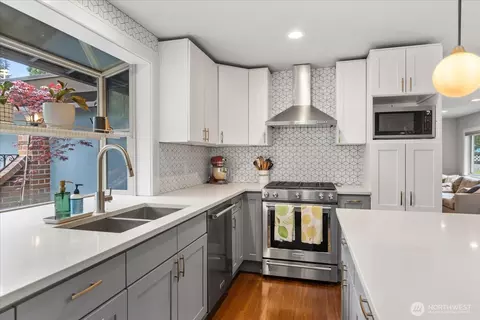 Kitchen - 22017 95th Pl W, Edmonds, WA 98020 photo 5 of 6